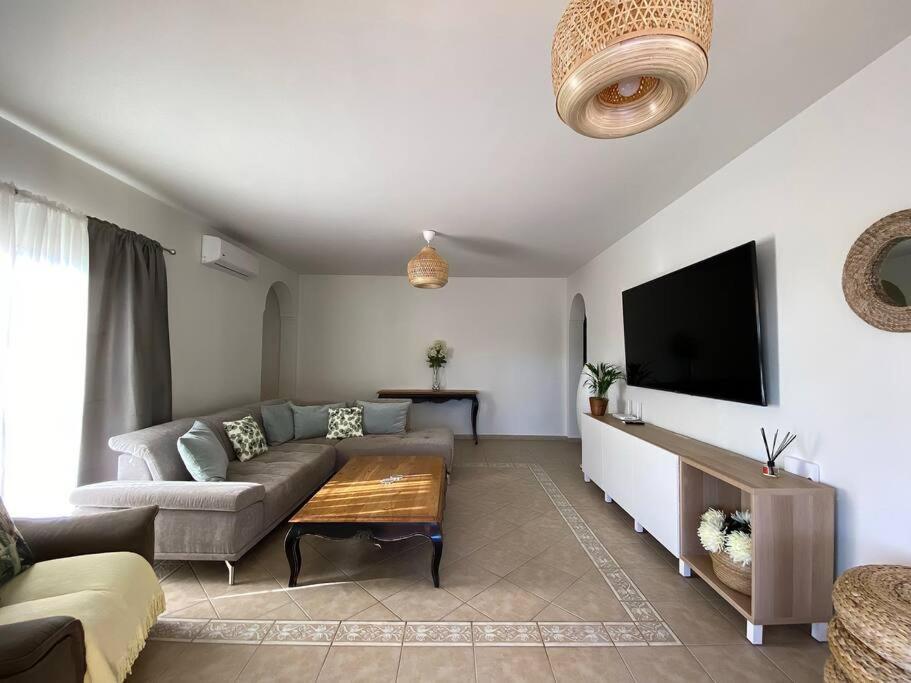 Comfortable Family House With Pool And Jacuzzi Costa De Antigua Eksteriør billede